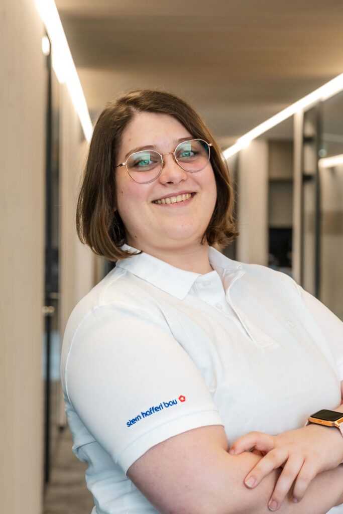 Laura Mayr
